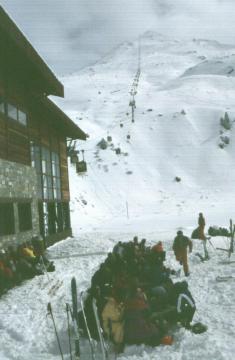 Mt.Vallonra (2952 m) vivő kabinos lift