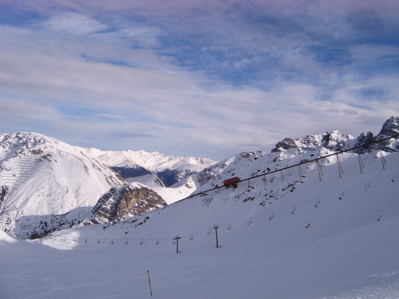 S3700293.JPG