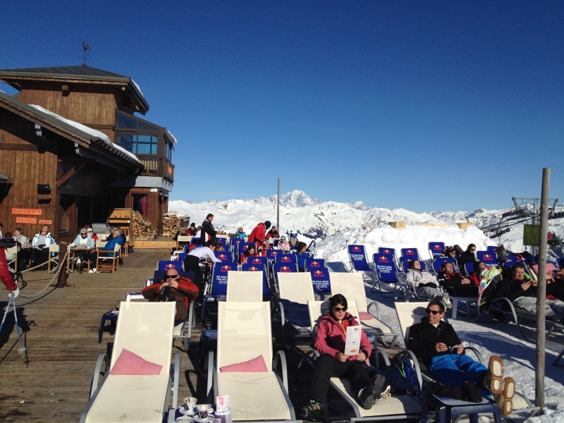 Col de la Loze (2305 m)-n l�v� h�tte terasza, h�tt�rben a Mt. Blanc