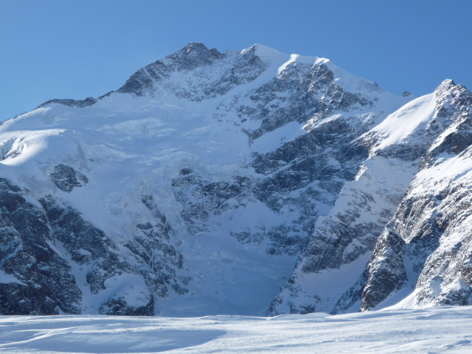 Piz Bernina (4049 m) a Morteratsch-gleccserről