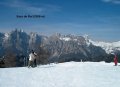 Jobbsz�len a gerinc v�g�ben utic�lunk az Averau kis piramisa �s m�g�tte a Tofana t�nbje