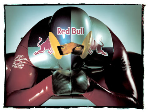 Teljes felszerel�sben - Fot�: J�rgen Skarvan - Redbull Photofiles