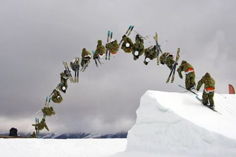 Fot�sorozat egy ugr�sr�l - Fot�: David Scott - snow.co.nz