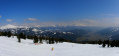 S�el�k �lvezik a firnhavat az �res s�p�ly�kon, h�tt�rben a Lungau, kicsit balra a Tauern havas hegyei k�sznak be a k�pbe