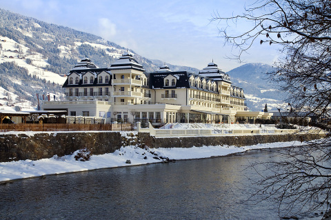 Az 5 csillagos Grandhotel Lienz az Isel foly� partj�n
