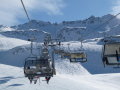 �tban a Top Mountain Star nev� kil�t� fel�, balra a Wurmkogl cs�csa (3082 m)