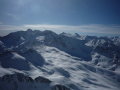 A Hochfirst (3405 m) �s a Liebenerspitze (3400 m) a kil�t�b�l