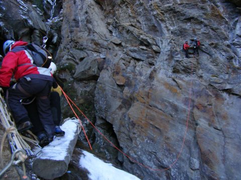A Gorge Alpine legizgalmasabb r�sze: ezen a szakad�kon kellett Tarzank�nt �tlengeni
