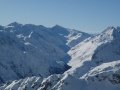 Kil�t�s a Gaislachkogl kil�t�j�b�l (3048 m) a Vent-v�lgyre, a v�lgy v�g�n a Similaun (3606 m)