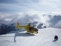 Ment�helikopter v�rja a s�r�ltet a Gaislachkogl tetej�n