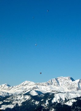 Hőlégbalonok, a Mt.Blanc átrepülése közben