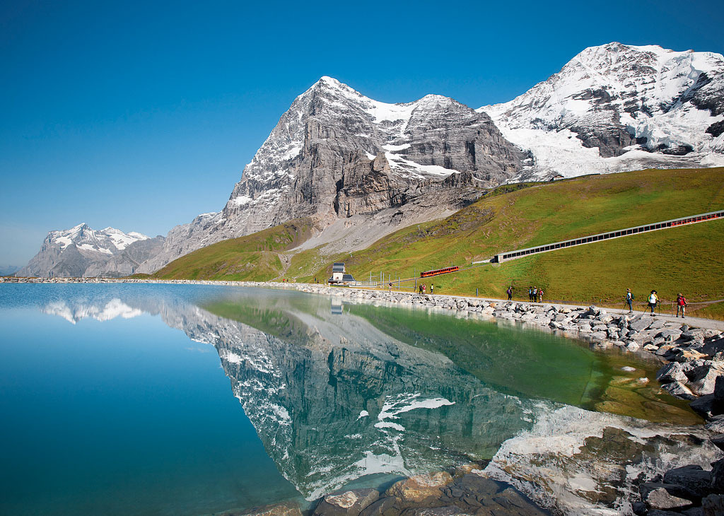 A Jungfraura is vasút visz fel!