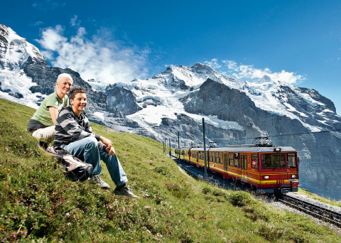 1912 óta üzemel Európa legmagasabb vasútállomása, ahová a Jungfraubahn közlekedik - elképesztő 3454 méter magasan!