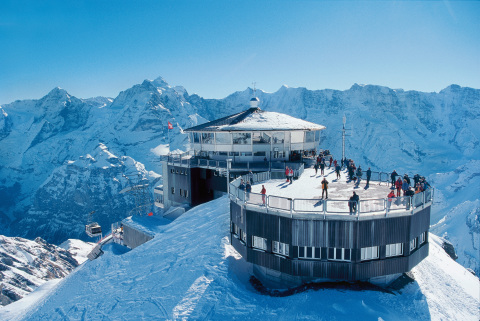 A Jungfrau régióban, a Schilthorn hegyen található a világ legmagasabban épített forgó étterme. 1969-ben itt forgatták az Őfelsége titkosszolgálatában című James Bond filmet is!