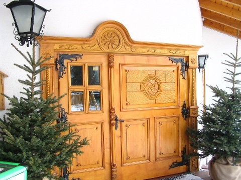 P�lyasz�ll�s Szczyrk-ben - a Meta Hotel bej�rata