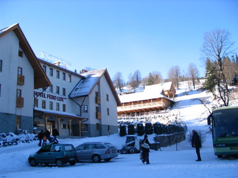 K�r�taz�sunk els� �llom�shelye, a Korbielow s�p�ly�k melletti Hotel Fero Lux �gy n�zett ki november 29-�n