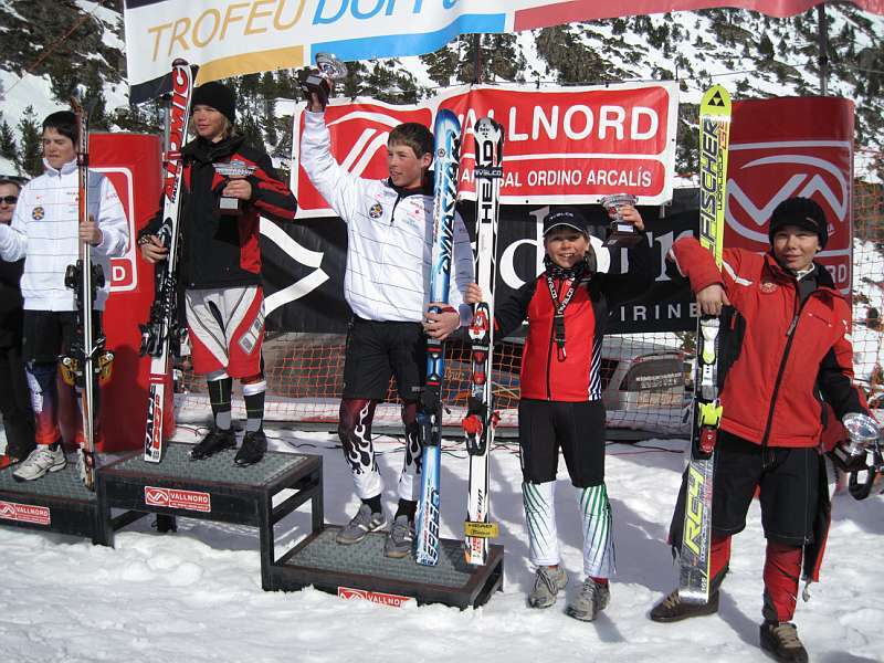 borrufa_andorra_hungarian_skiers_01.jpg