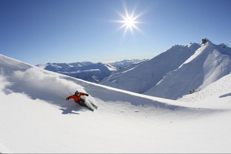 Porh� �s naps�t�s a D�li Alokban - Fot�: Coronet Peak - Miles Holden