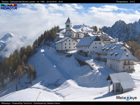 Az osztr�k hat�rhoz k�zeli olasz Tarvisio, tegnap m�r felszakadozott a felh�zet