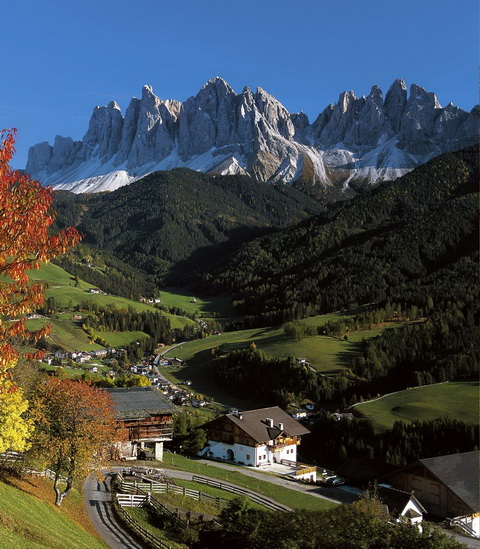 A csodás Dél-Tirol: Villnöß, avagy Funes (Kép: wikipédia) A csodás Dél-Tirol: Villnöß, avagy Funes (Kép: wikipédia)