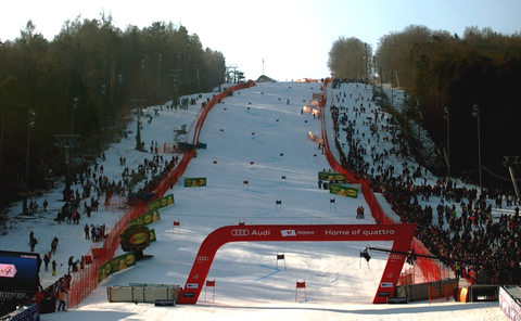 A "Snežni stadion" versenypályáját - immáron kapuk nélkül - birtokba vehetik az amatőr sízők is