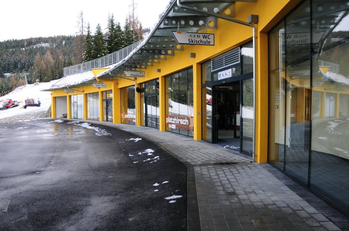 Hauser Kaibling: elkészült az 1424 négyzetméteres Service-Center, már csak a hóra várnak Hauser Kaibling: elkészült az 1424 négyzetméteres Service-Center, már csak a hóra várnak
