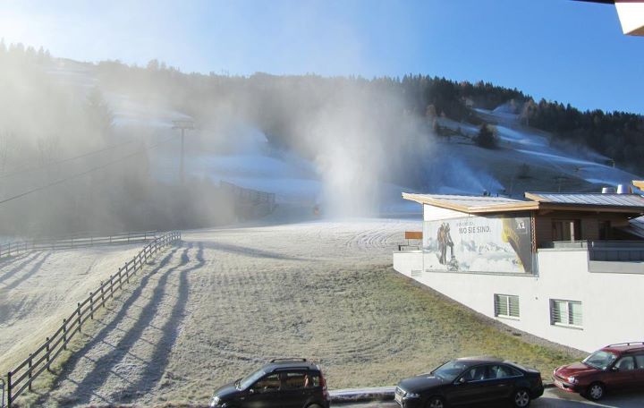 Tegnap beindultak a hóágyúk Hauser Kaibling (Schladming) alsóbb pályáin Tegnap beindultak a hóágyúk Hauser Kaibling (Schladming) alsóbb pályáin