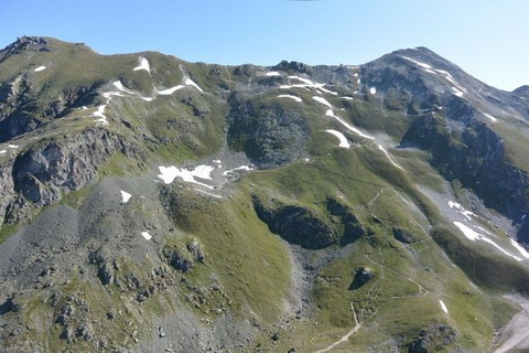A hegyoldal, ahol a holttestet megtalálták (Kép: Valais kanton rendőrség) A hegyoldal, ahol a holttestet megtalálták (Kép: Valais kanton rendőrség)