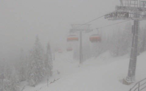 Stuhleck (Semmering) ma reggel, erős havazásban is mennek a liftek Stuhleck (Semmering) ma reggel, erős havazásban is mennek a liftek