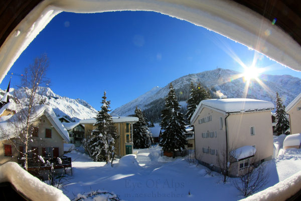 Andermatt, szikrázó napsütés és méteres hó (Kép: Michi Aeschbacher) Andermatt, szikrázó napsütés és méteres hó (Kép: Michi Aeschbacher)