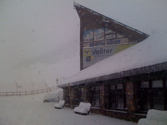 a spanyol Vallter s�terepen 25 cm h� esett a v�lgyben