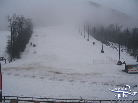 Kissé ködösen indul a reggel Visegrádon Kissé ködösen indul a reggel Visegrádon