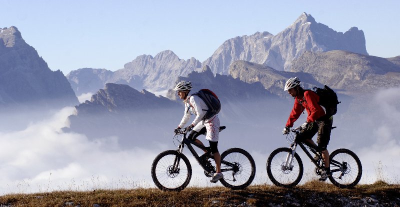 Hegyi bringázás Cortina d'Ampezzoban / Olaszország