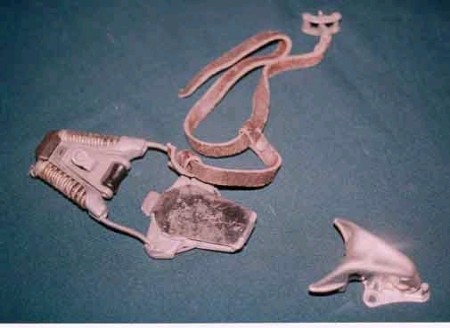 Az első Marker biztonsági kötés Az első Marker biztonsági kötés