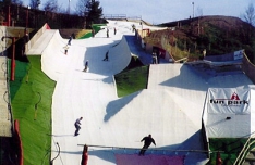Sheffield Ski Village (m�anyag p�lya) s�t�rk�p