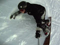 Extr�m carving snowboarddal